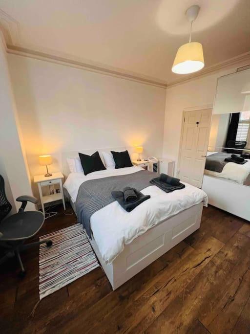 Lovely 2 Bedroom Ground Floor Flat With Garden. London Luaran gambar