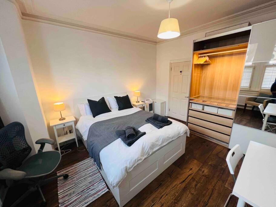 Lovely 2 Bedroom Ground Floor Flat With Garden. London Luaran gambar