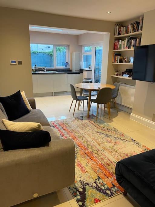 Lovely 2 Bedroom Ground Floor Flat With Garden. London Luaran gambar