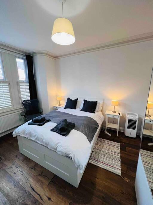 Lovely 2 Bedroom Ground Floor Flat With Garden. London Luaran gambar