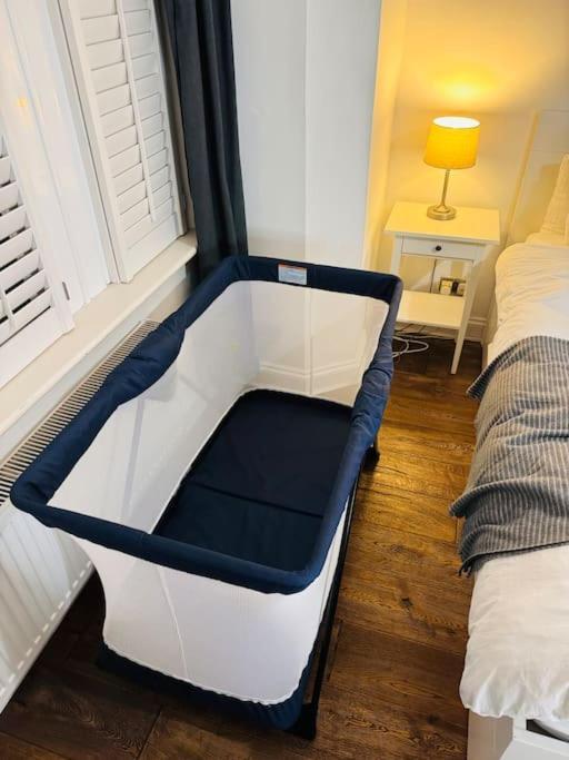 Lovely 2 Bedroom Ground Floor Flat With Garden. London Luaran gambar
