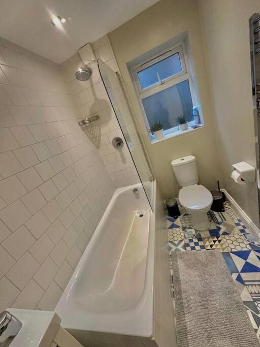 Lovely 2 Bedroom Ground Floor Flat With Garden. London Luaran gambar