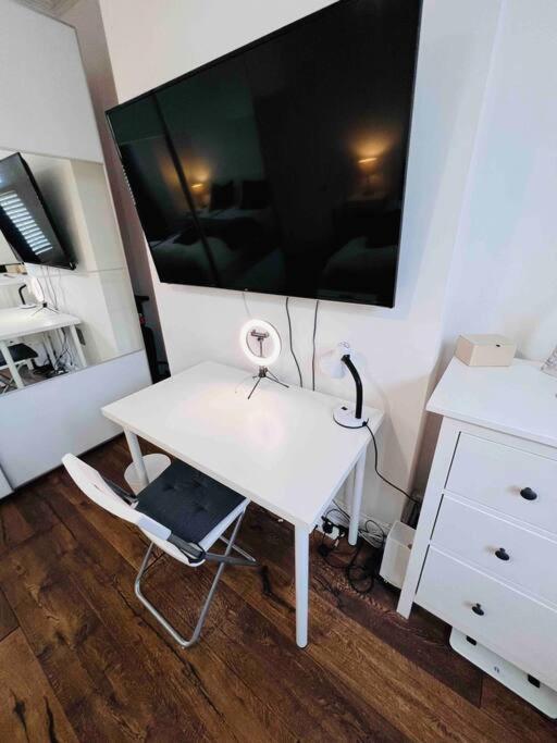 Lovely 2 Bedroom Ground Floor Flat With Garden. London Luaran gambar