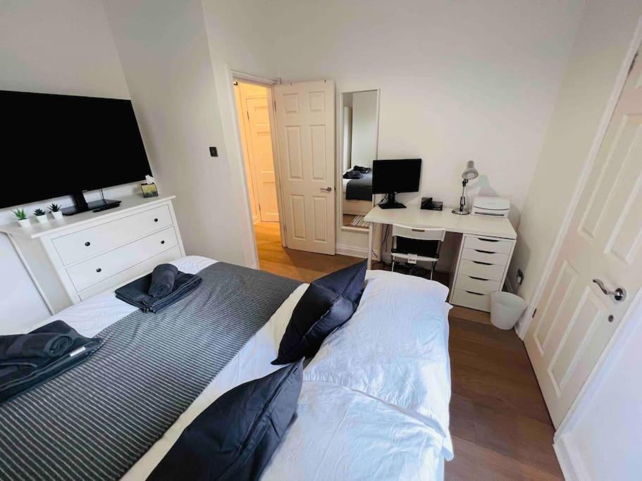 Lovely 2 Bedroom Ground Floor Flat With Garden. London Luaran gambar