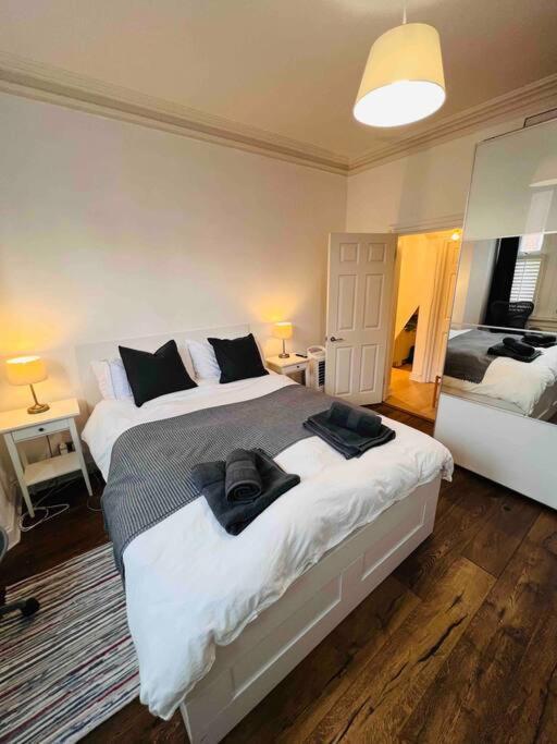 Lovely 2 Bedroom Ground Floor Flat With Garden. London Luaran gambar
