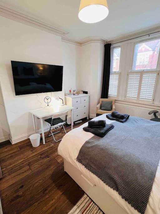 Lovely 2 Bedroom Ground Floor Flat With Garden. London Luaran gambar
