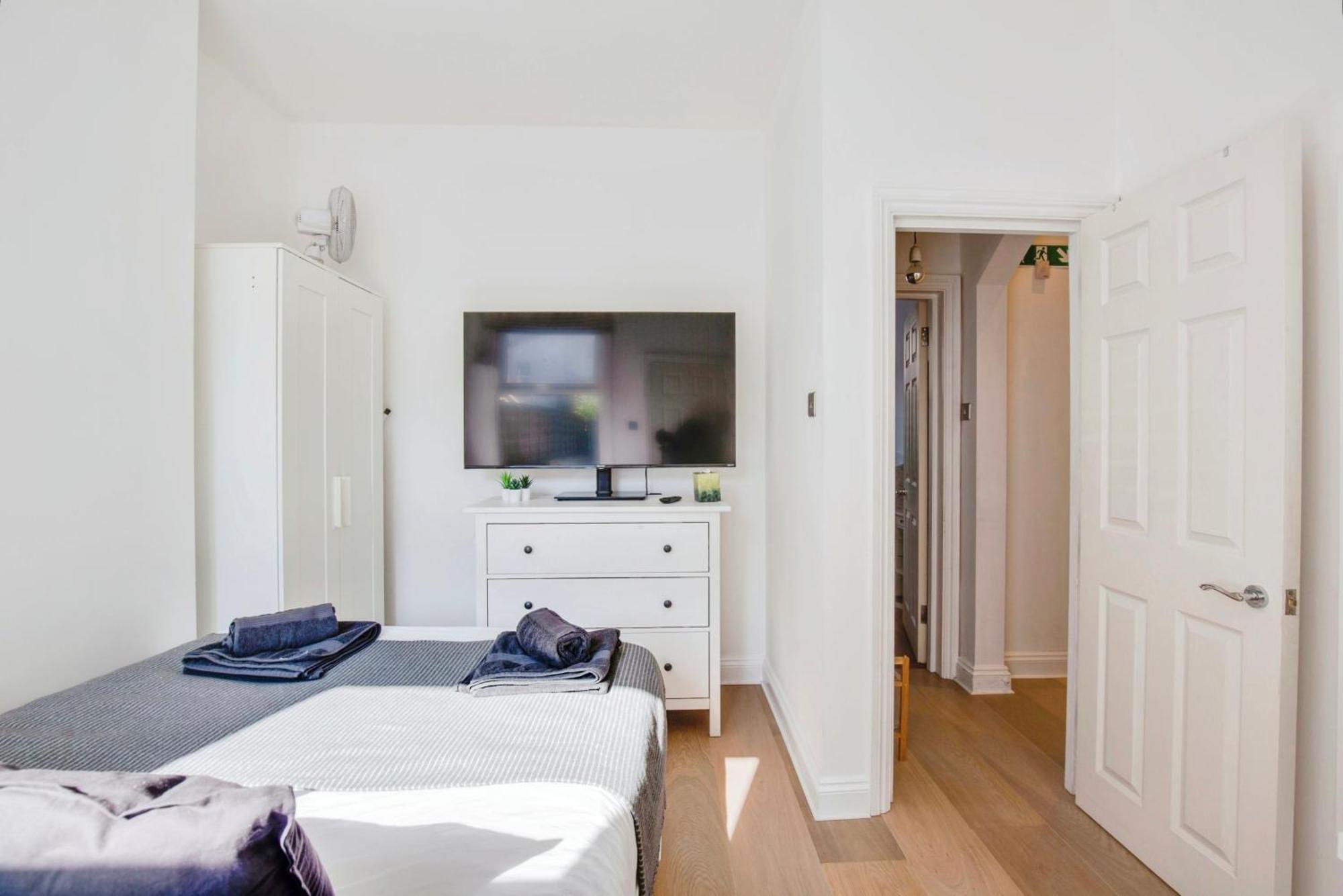 Lovely 2 Bedroom Ground Floor Flat With Garden. London Luaran gambar