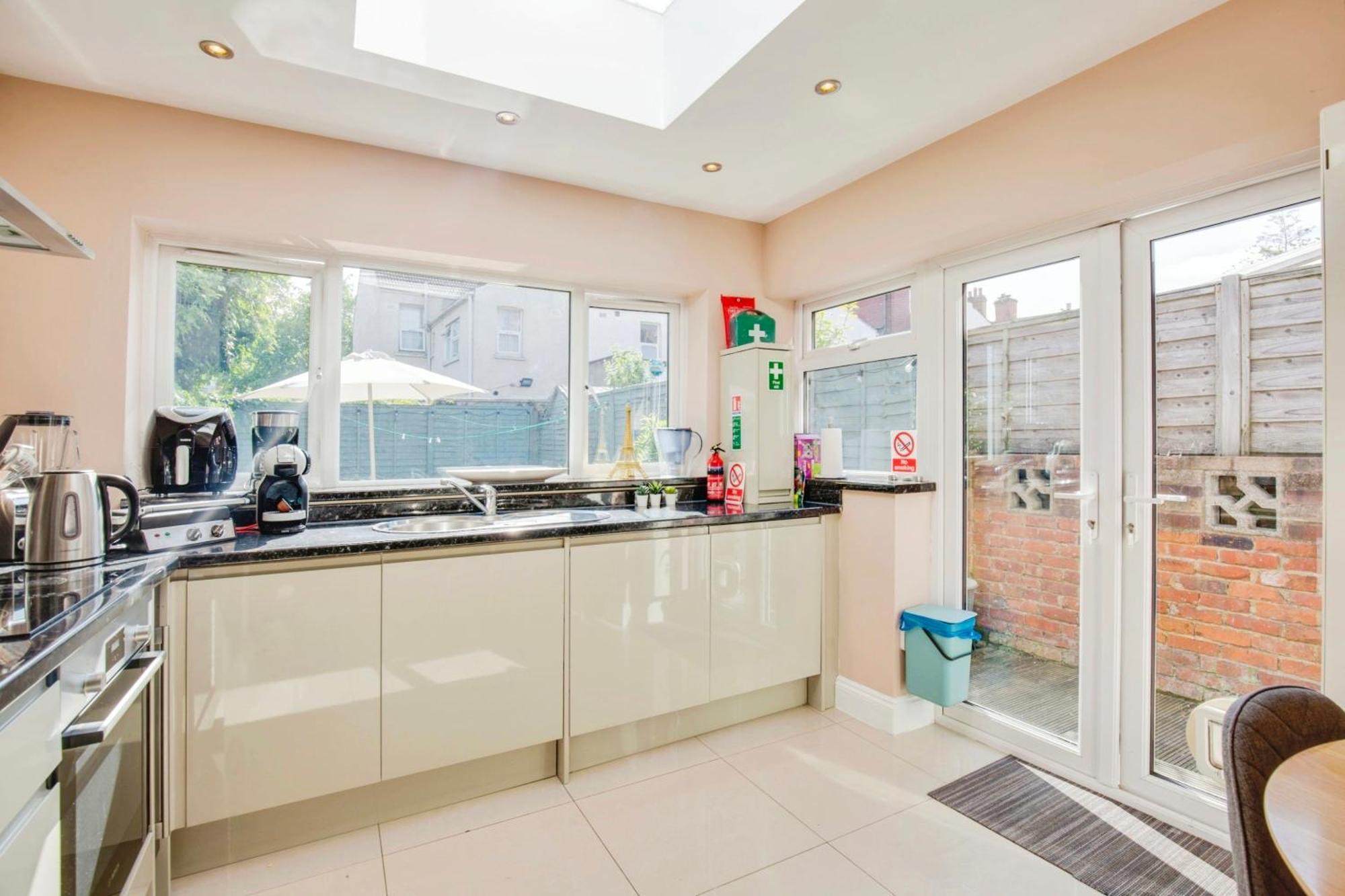 Lovely 2 Bedroom Ground Floor Flat With Garden. London Luaran gambar