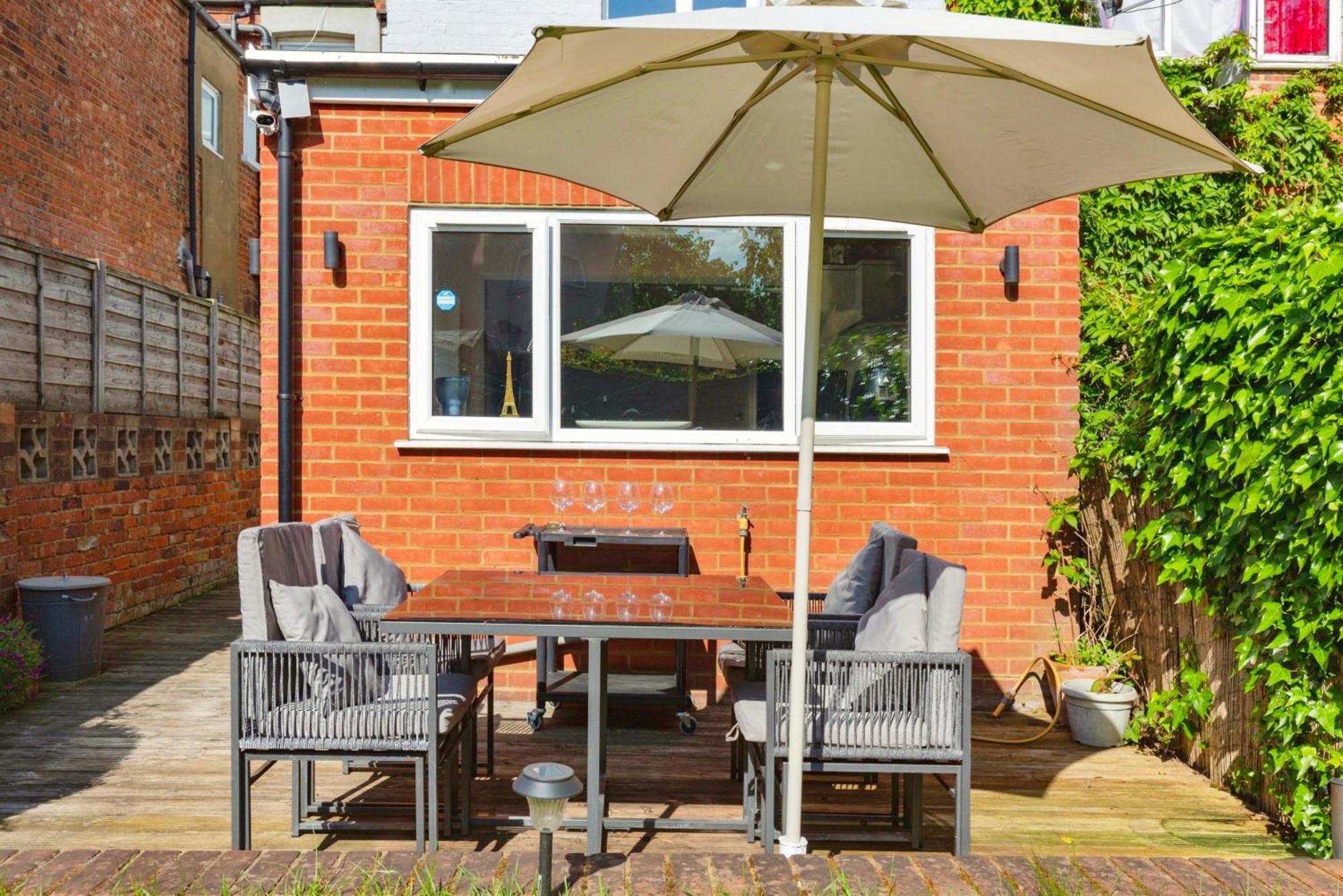 Lovely 2 Bedroom Ground Floor Flat With Garden. London Luaran gambar